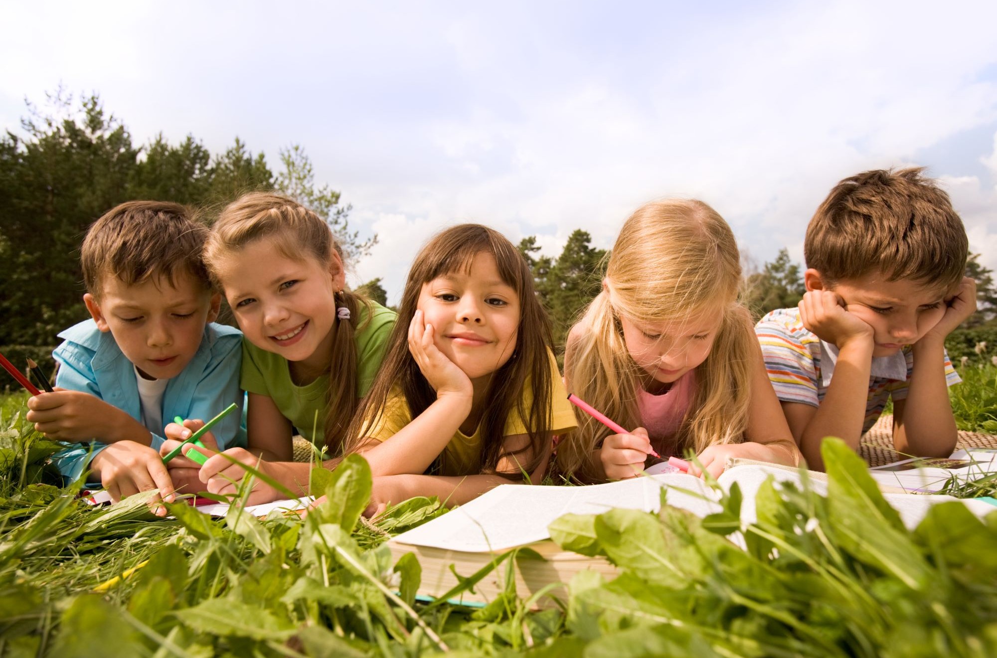 Outdoor Ferienbetreuung für Kinder ab 3 Jahren im Abenteuerland Kleinarl © Shutterstock